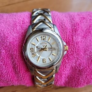 Callaway Women's Golf Watch Three Hand Day Date 2 Tone Wristwatch CY2060